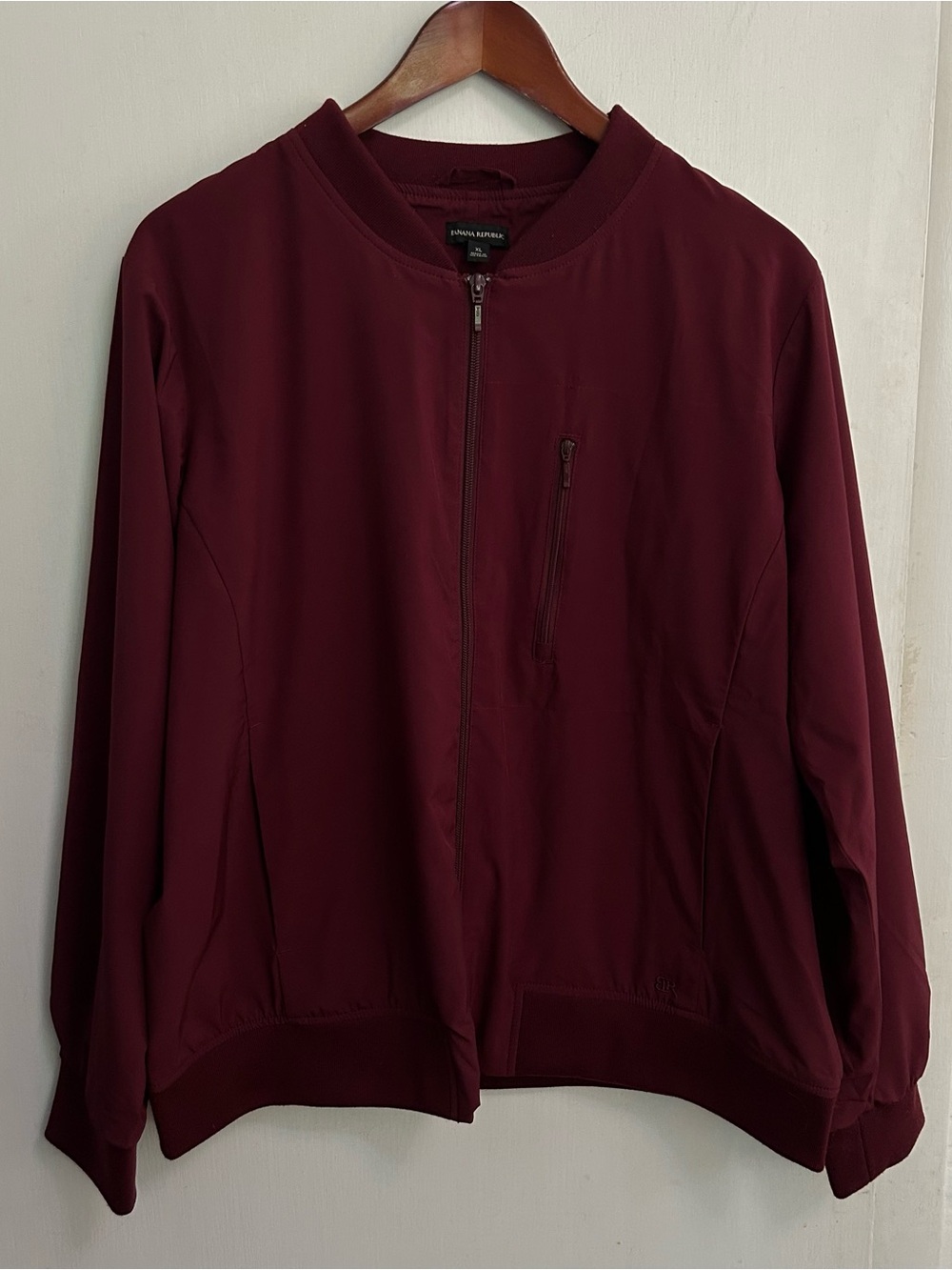 Banana Republic Stretch Bomber Jacket Motion Tech Womens XL Burgundy Minimalist